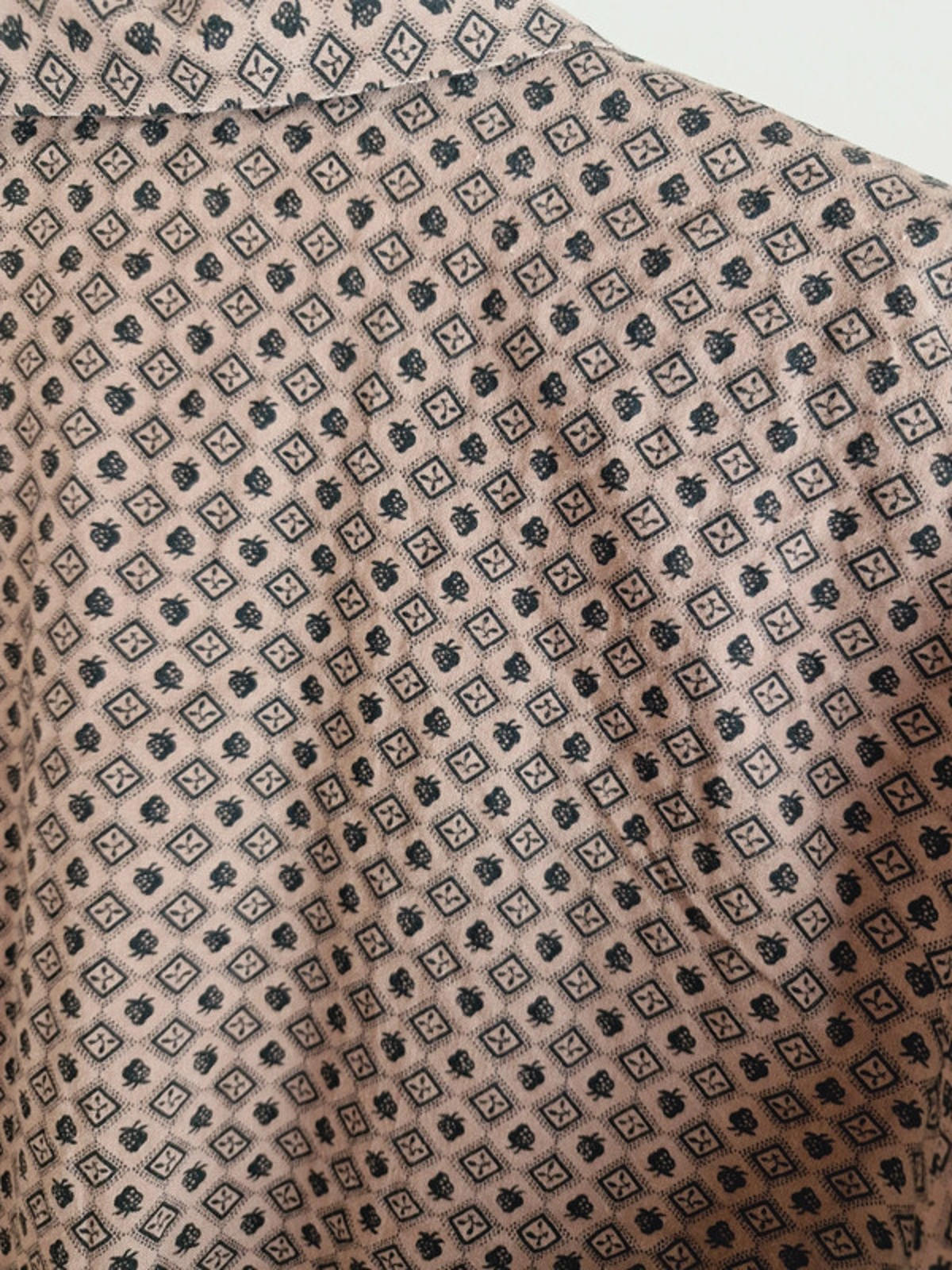 1950s Strawberry Shirt S