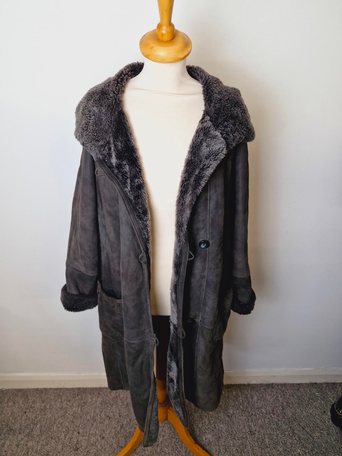 Womens Vintage Suede Sheepskin Shearling Leather Coat Jacket UK12 M Hooded