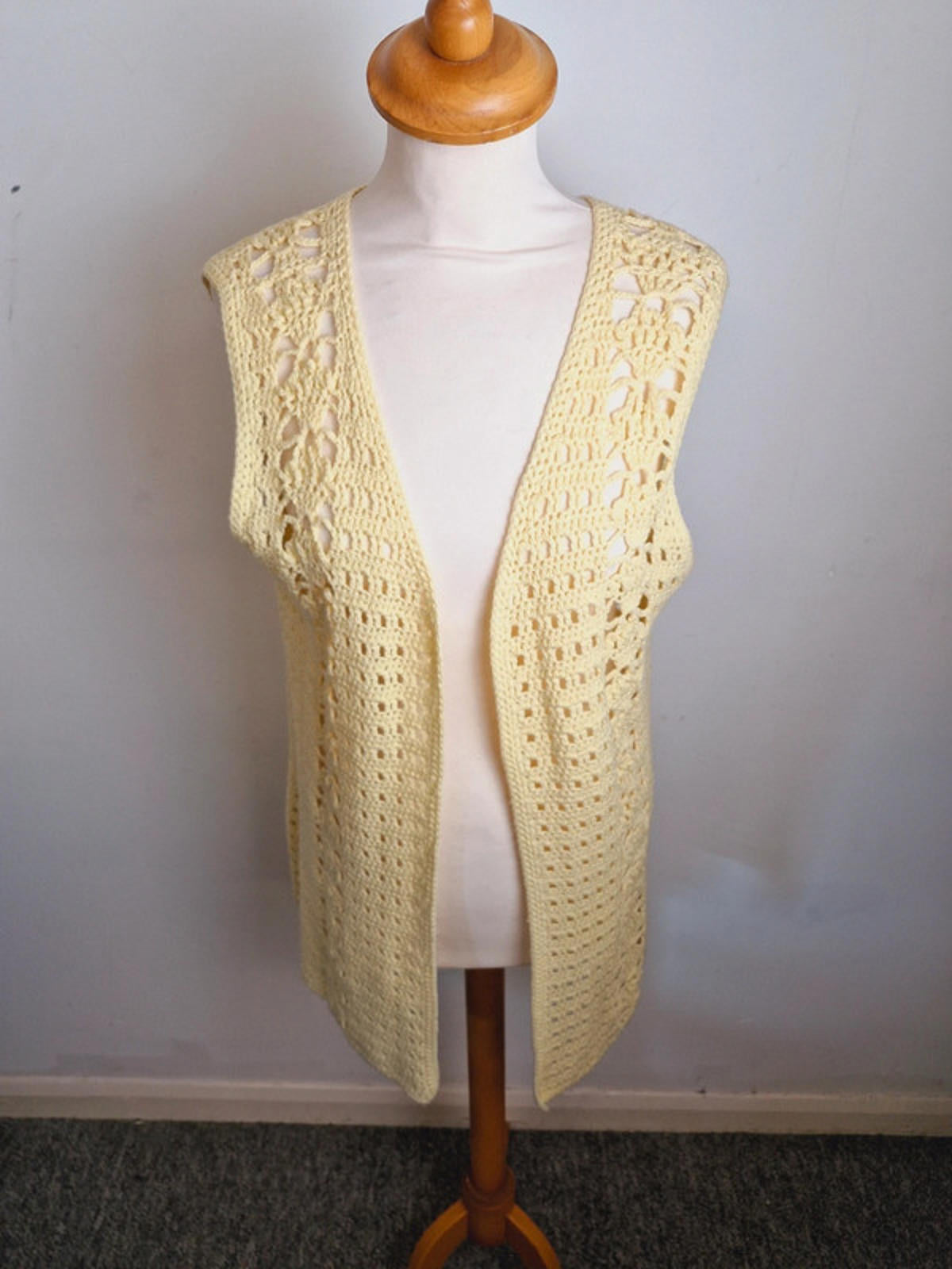 Womens Vintage Handknitted Knitted Yellow 1970s 70s Waiscoat Gilet Cardigan M