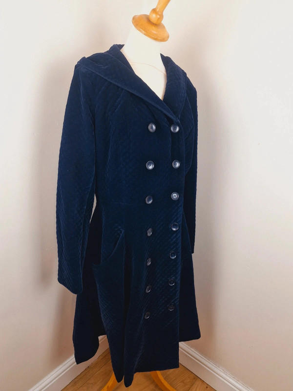 Long Hooded Velvet Coat XL
