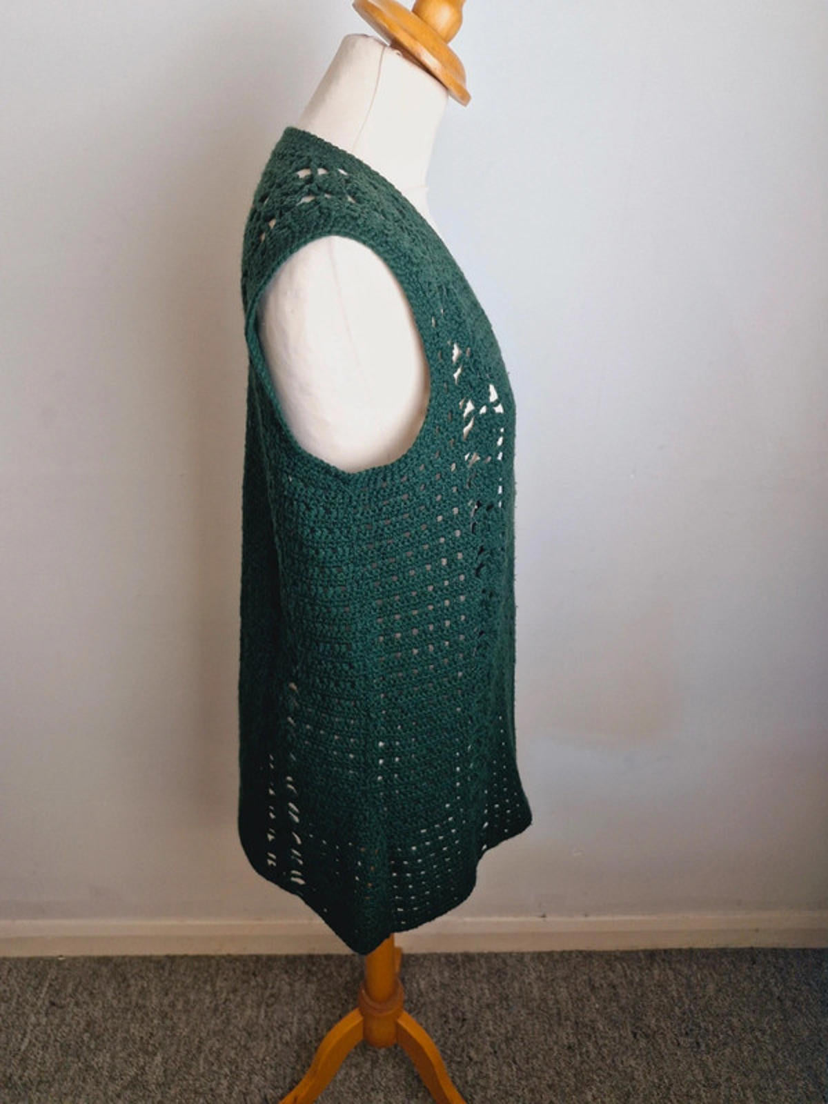 Womens Vintage Handknitted Knitted Green 1970s 70s Waiscoat Gilet Cardigan S