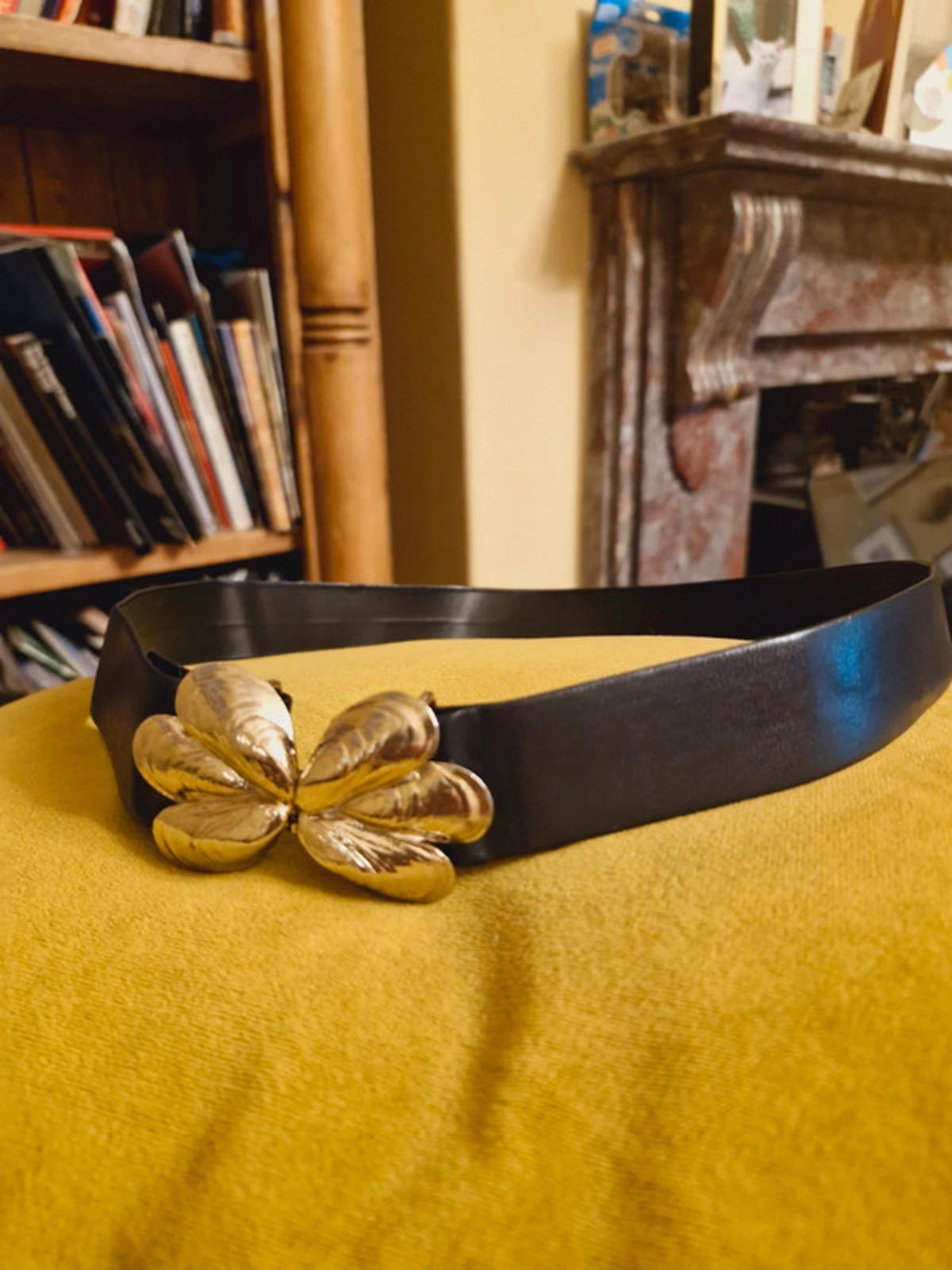 Womens Vintage Shell Mussel Silver Buckle Belt