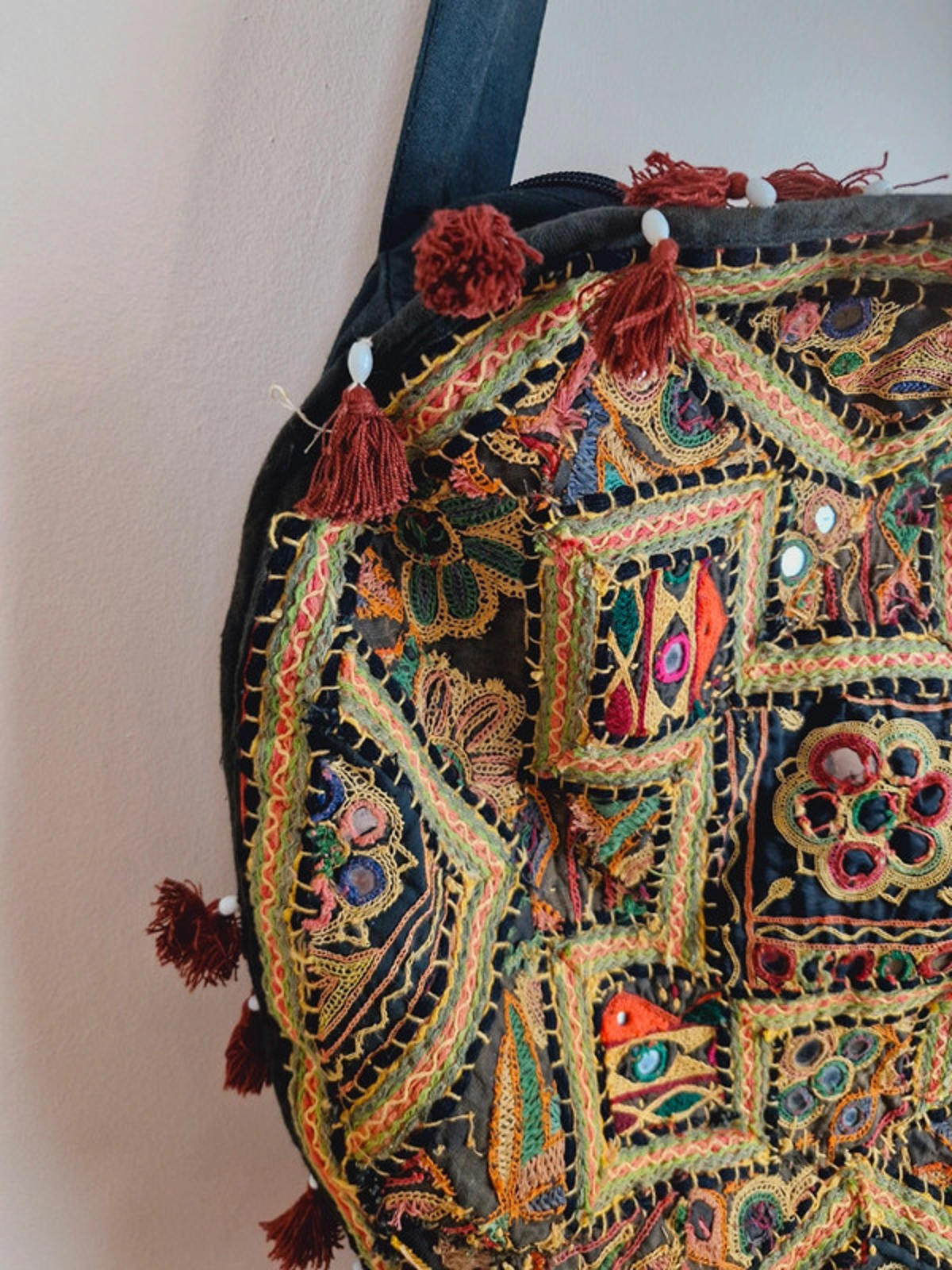 Womens Vintage Boho Indian Mirror Tassel Embroidered Hippy Shoulder Bag Handbag