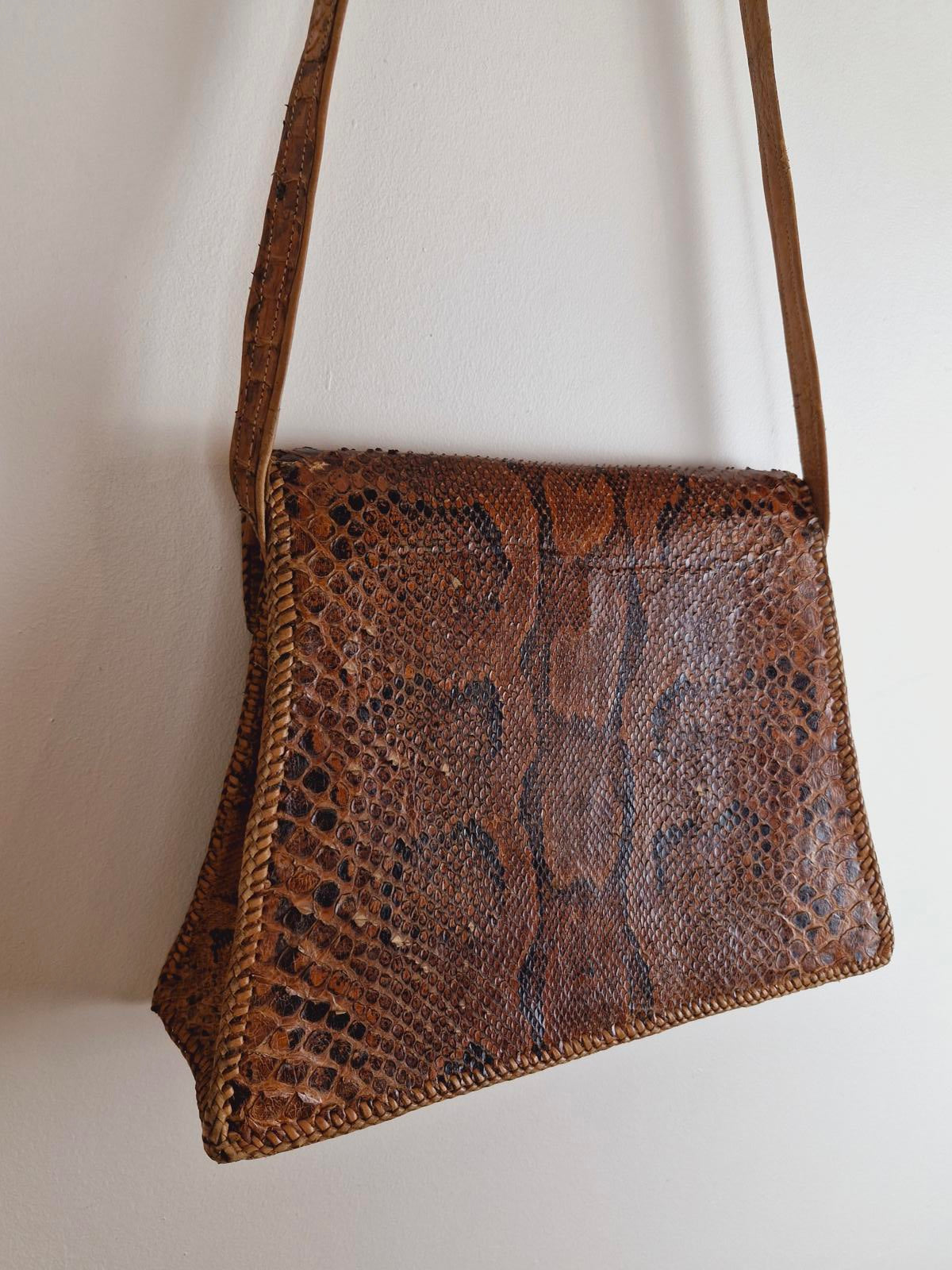 Womens Vintage 1970s 70s Snakeskin Leather Boho Shoulder Bag Handbag
