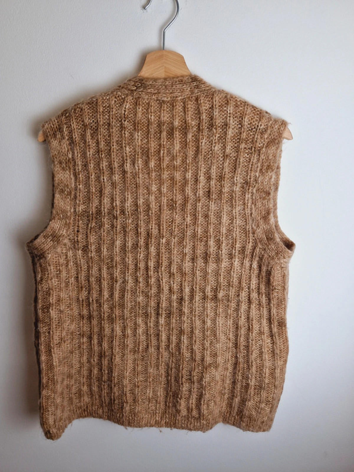 Womens Vintage Handknitted Knitted Beige Wasicoat Gilet Cardigan XL UK18