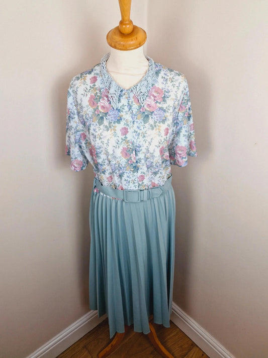 Midi Pleated Dress L