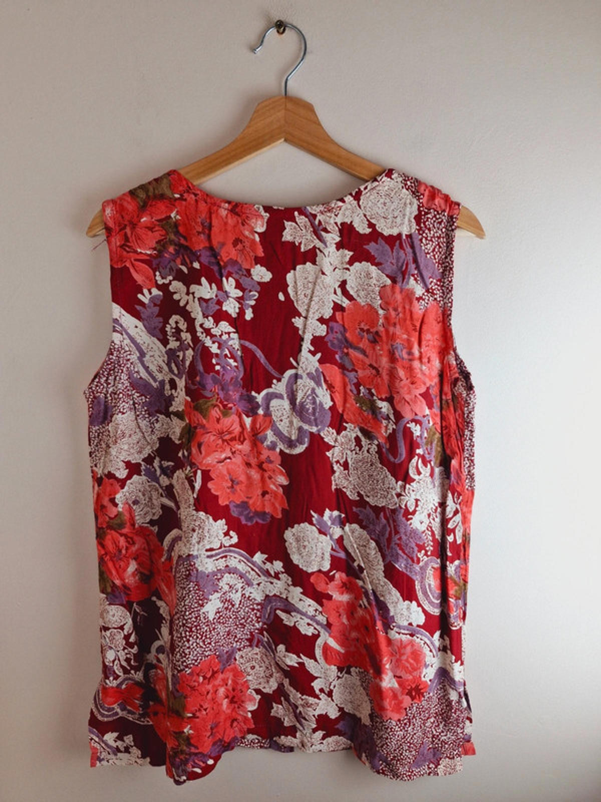 Red Floral Sleeveless Top M