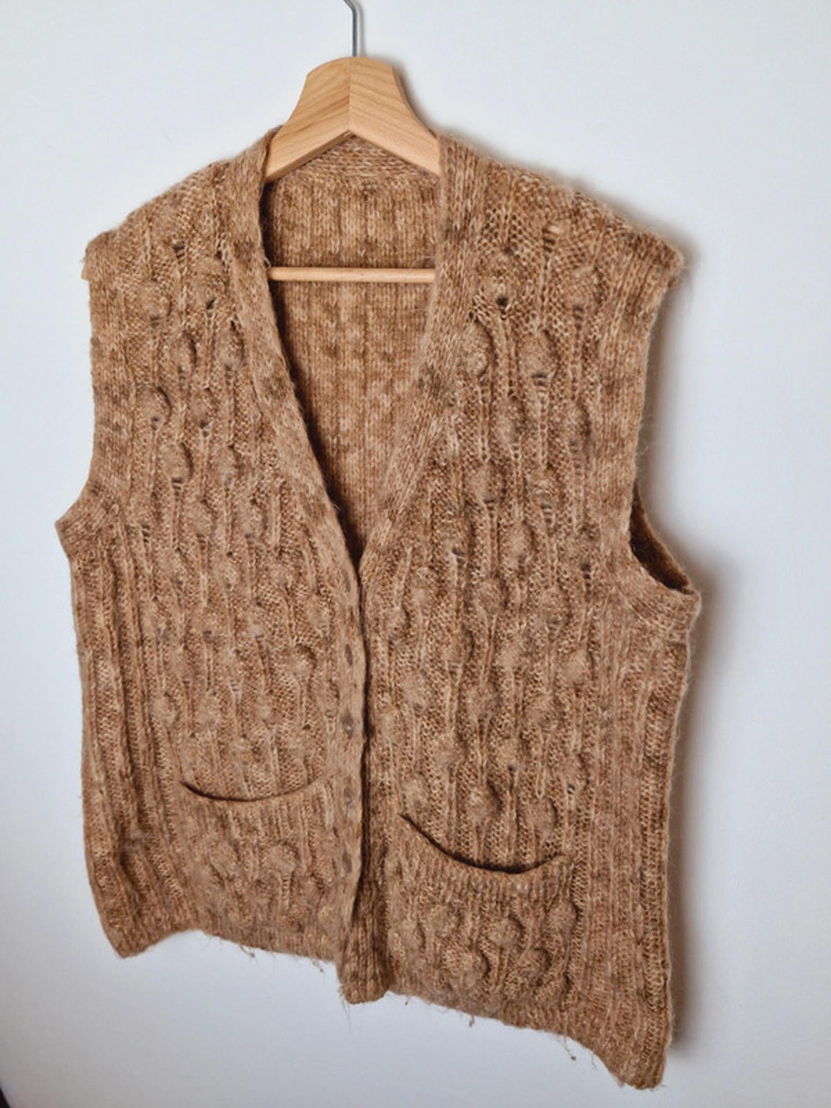 Womens Vintage Handknitted Knitted Beige Wasicoat Gilet Cardigan XL UK18