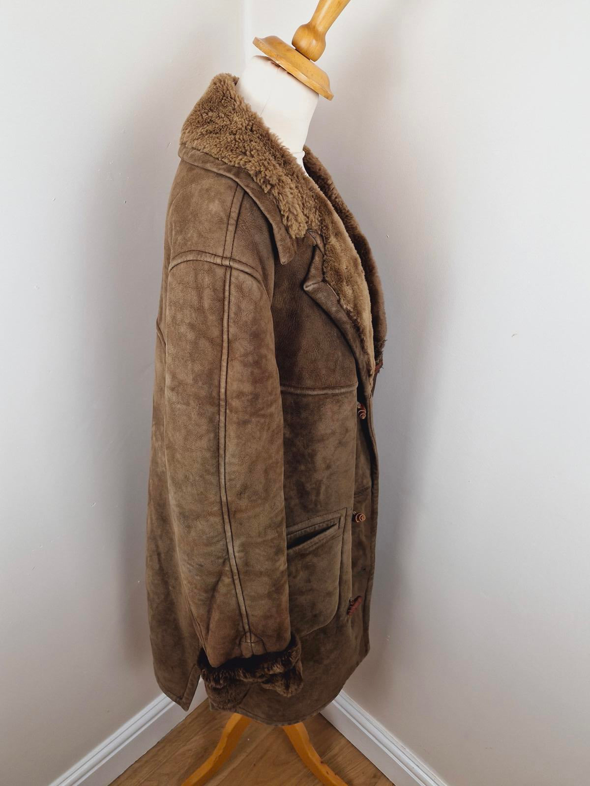 Mens 1970s Suede Sheepskin Coat L XL