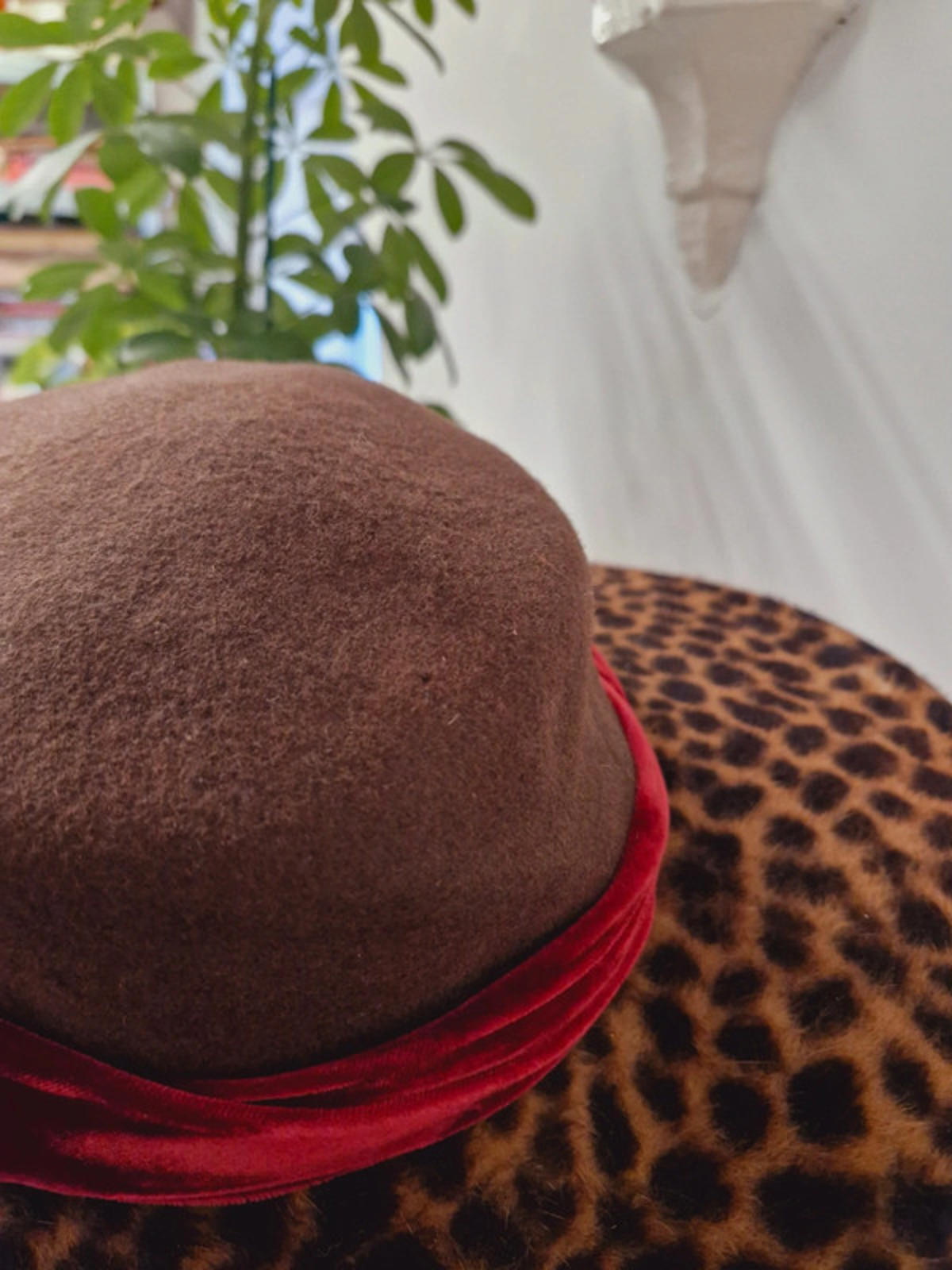 Womens Vintage Rivka Jacobs Leopard Print Red Velvet Hat Wide Brim