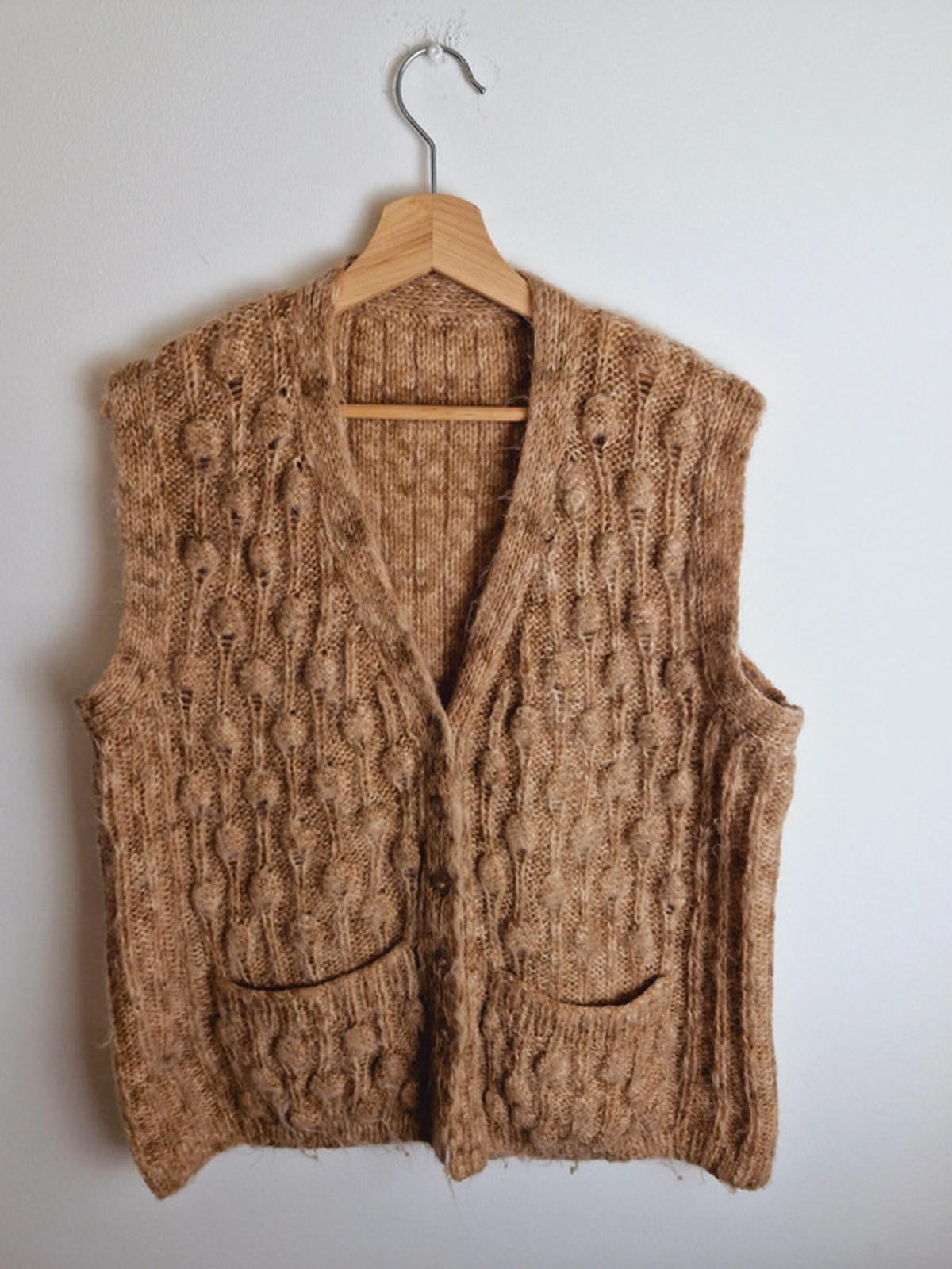 Womens Vintage Handknitted Knitted Beige Wasicoat Gilet Cardigan XL UK18