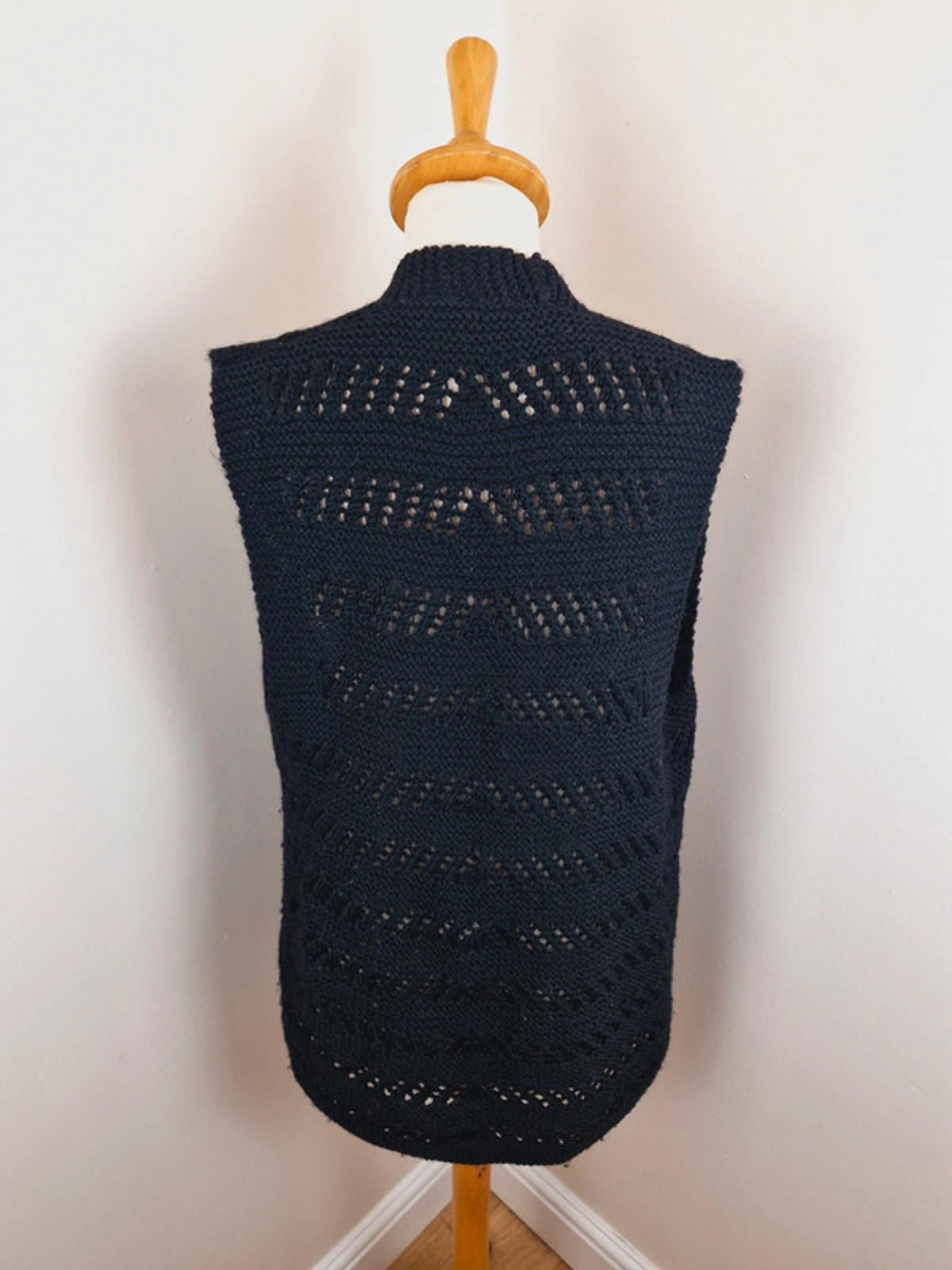 1970s Handknitted Waistcoat S
