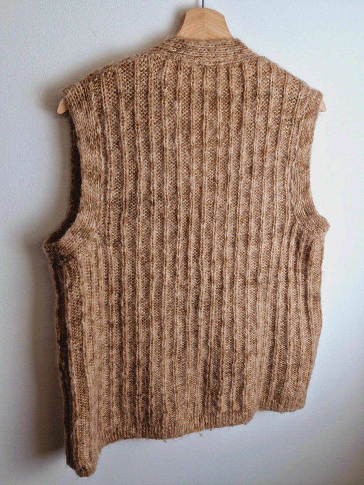 Womens Vintage Handknitted Knitted Beige Wasicoat Gilet Cardigan XL UK18