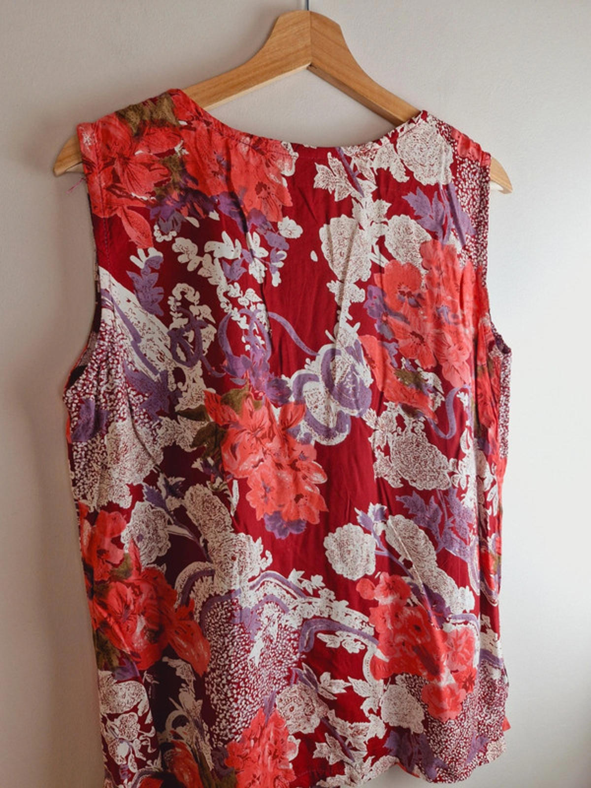 Red Floral Sleeveless Top M