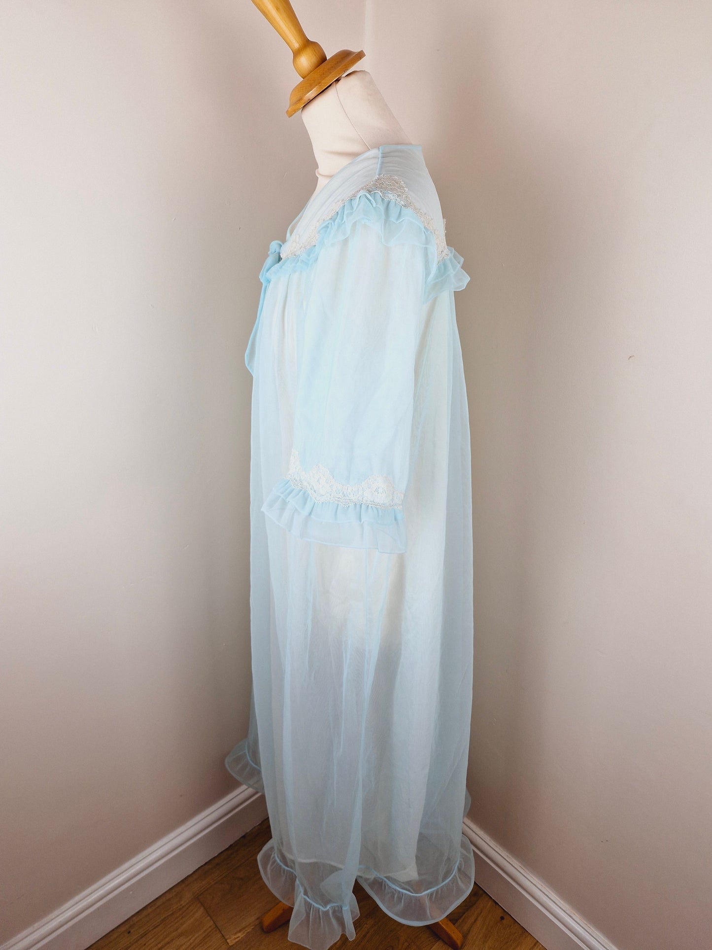 Vintage 1960s Chiffon Floaty Nightdress M