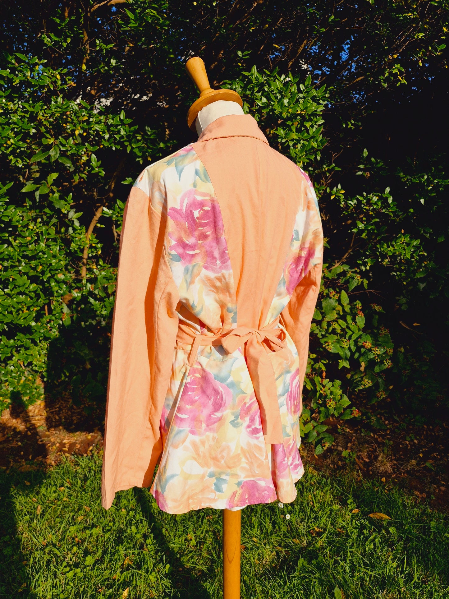 Vintage 1980s Peach Floral Jacket M L