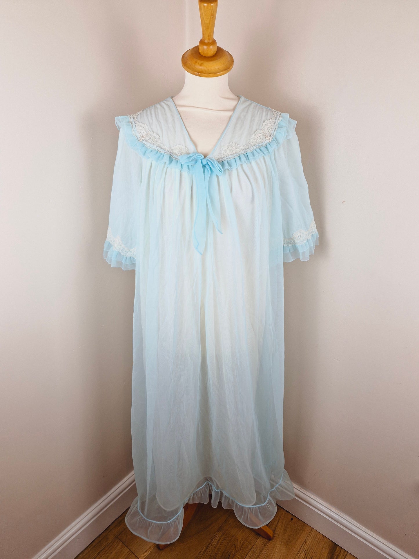 Vintage 1960s Chiffon Floaty Nightdress M