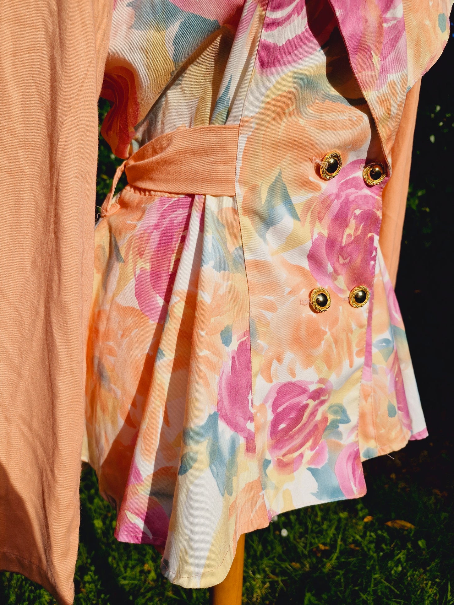 Vintage 1980s Peach Floral Jacket M L