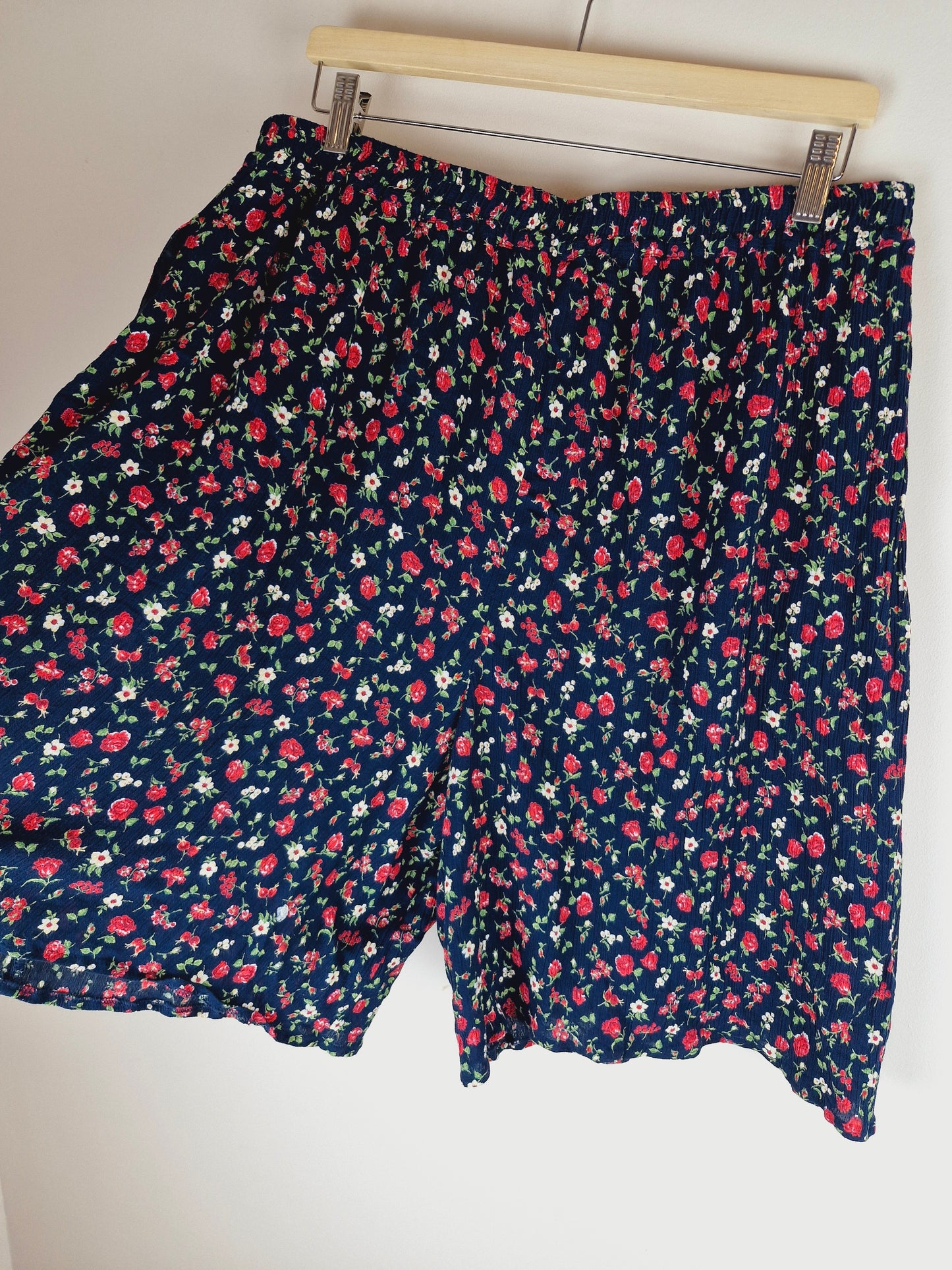 Vintage 90s Wide Leg Aline Shorts XL