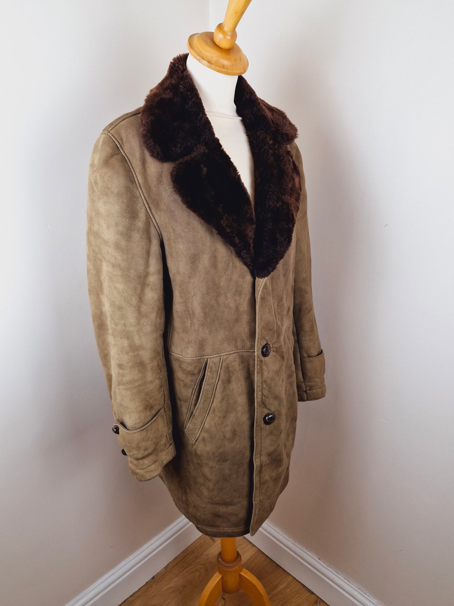 Vintage 1970s Suede Sheepskin Coat M